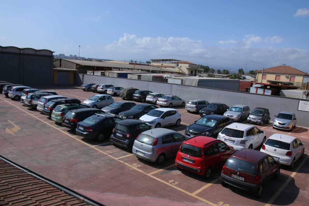 Отель Etna Parking Катания Экстерьер фото